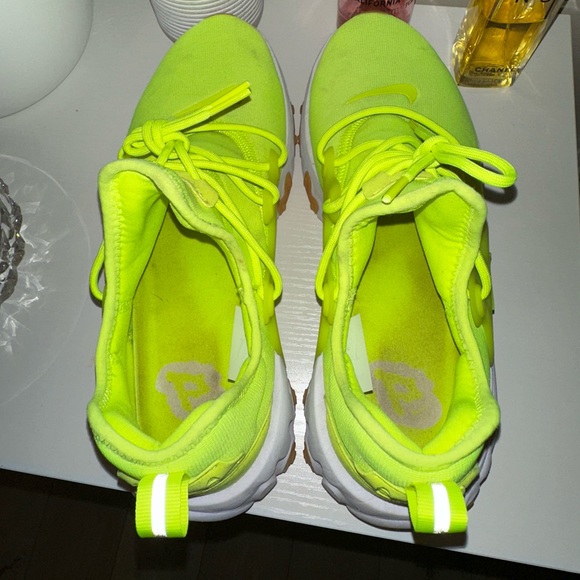NIKE REACT PRESTO ‘VOLT’ NEON TENNIS SHOES - Picture 8 of 11